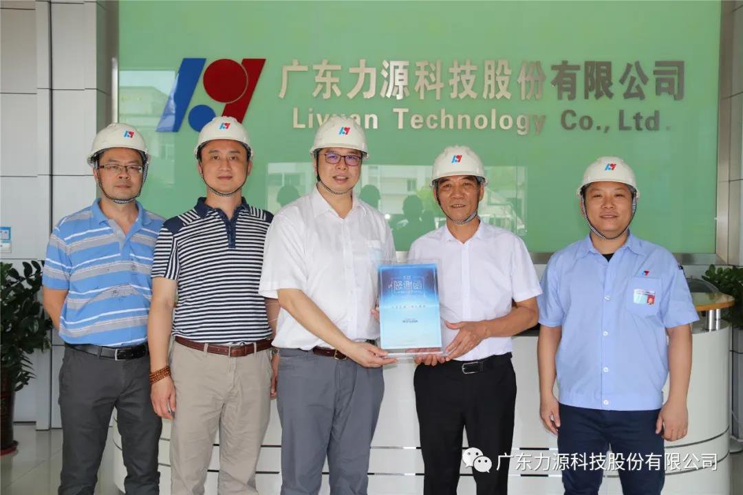 水災(zāi)無情人有義,風(fēng)雨同舟共前行